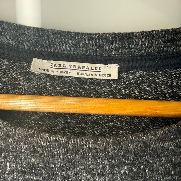 Zara Men's Charcoal Long Sleeve Tee - Picture 2 of 5